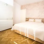 Demokratsia Bl 117 Apartment *
