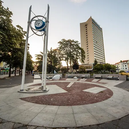 Apartament Demokratsia Bl 117 *